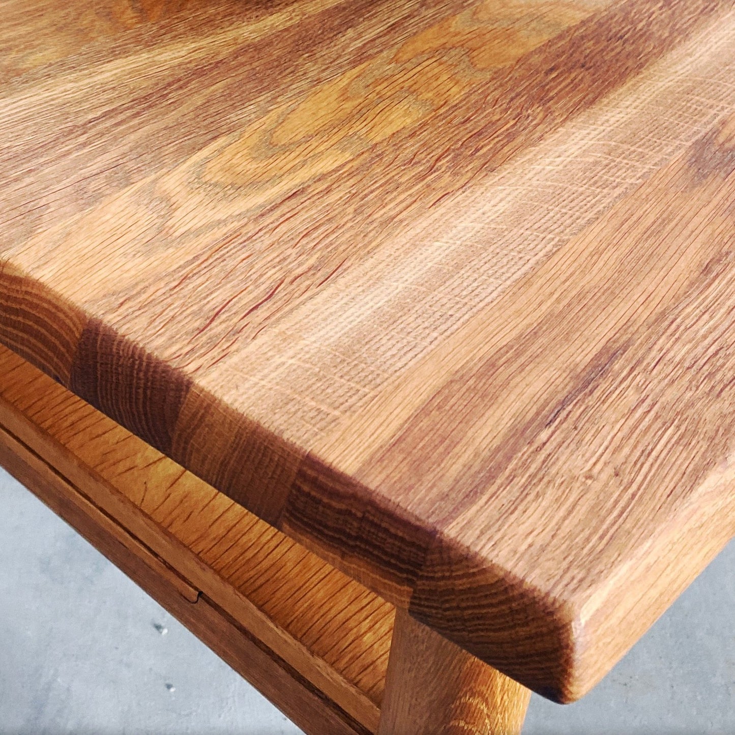 Couch table