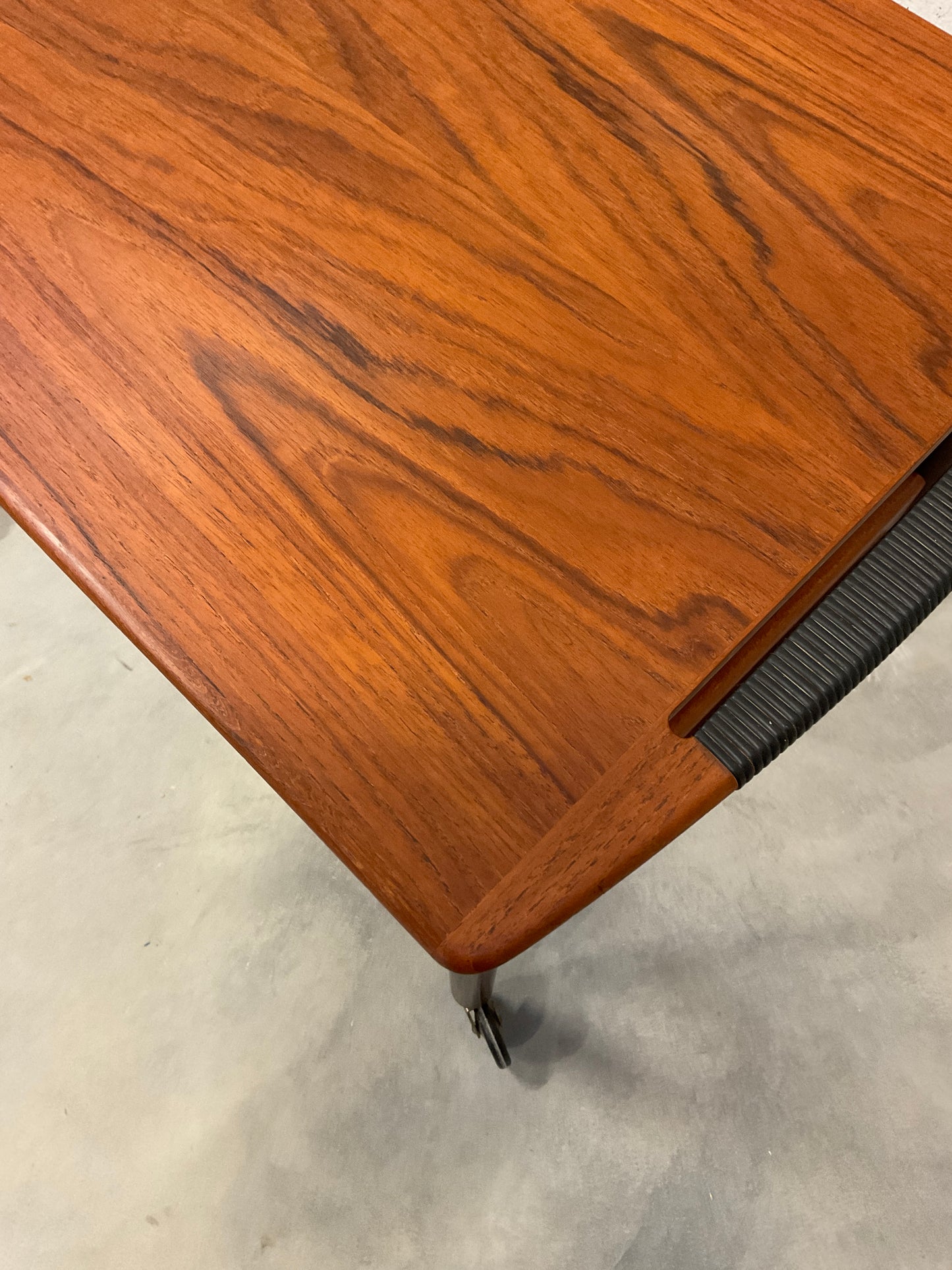Serving trolley - Teak