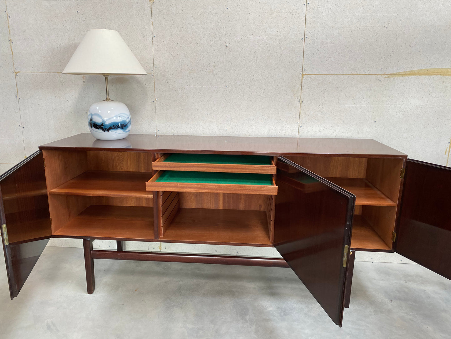 Sideboard 3-türig - Rungstedlund - Ole Wanscher