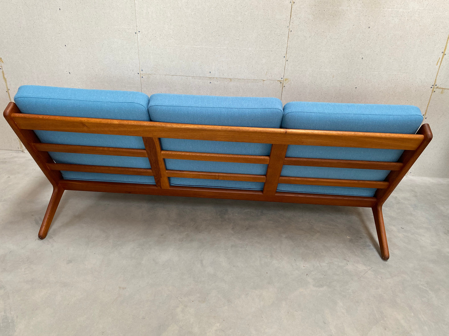 3 Seat Sofa - Hans J. Wegner