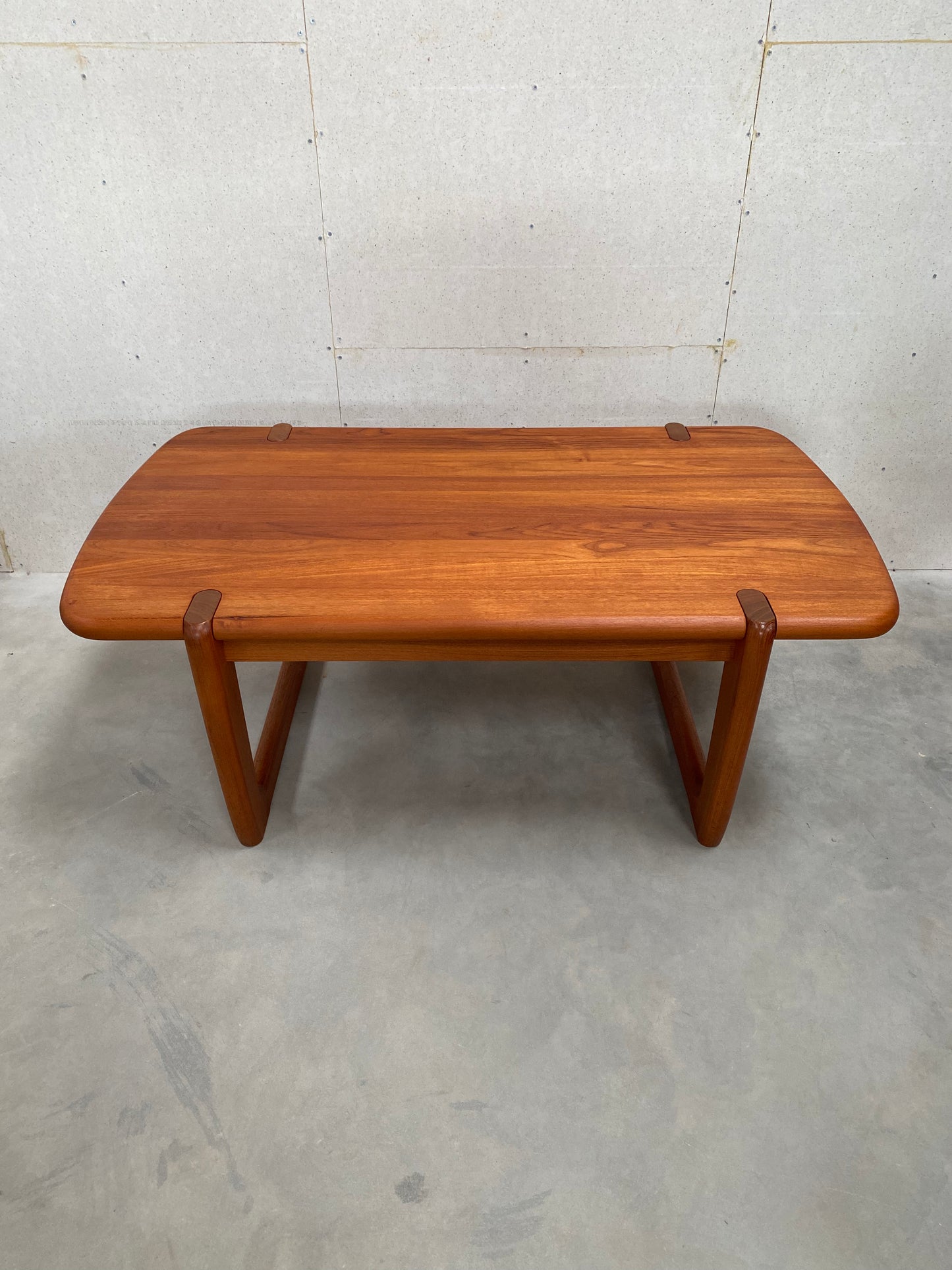 Coffee table - teak - Niels Bach