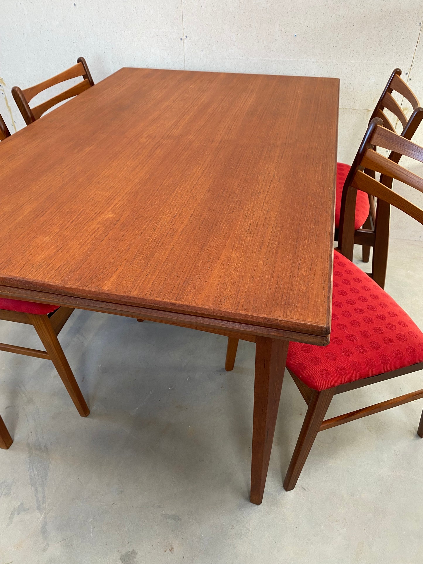 Teak table - extendable