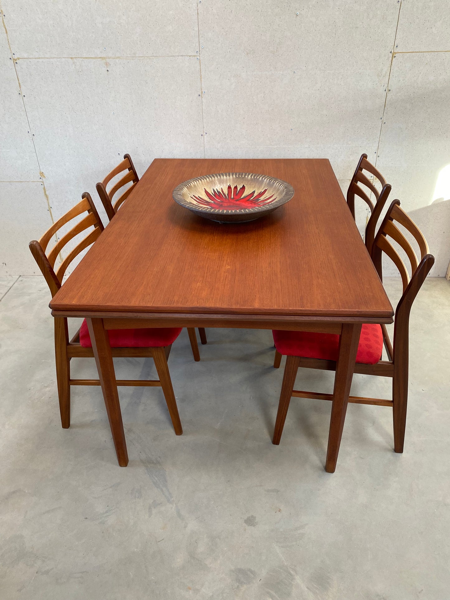 Teak table - extendable