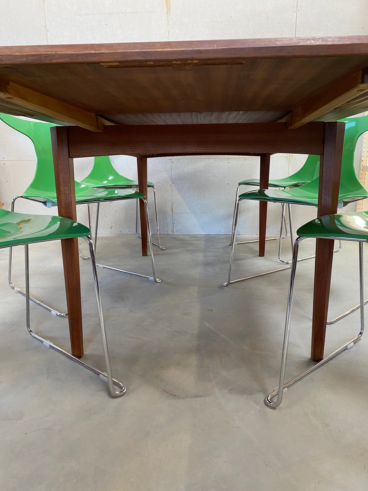 Teak table - extendable