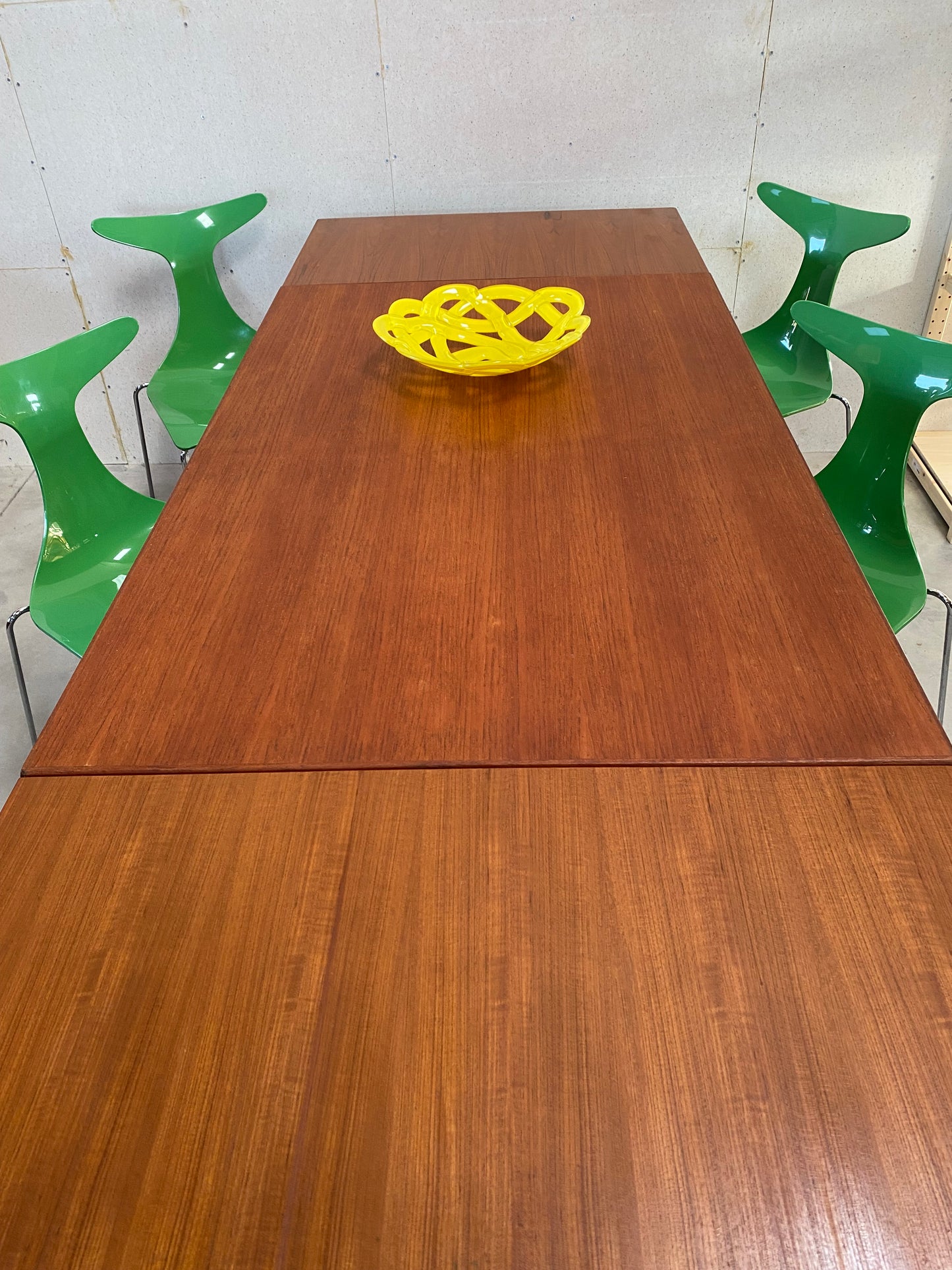 Teak table - extendable