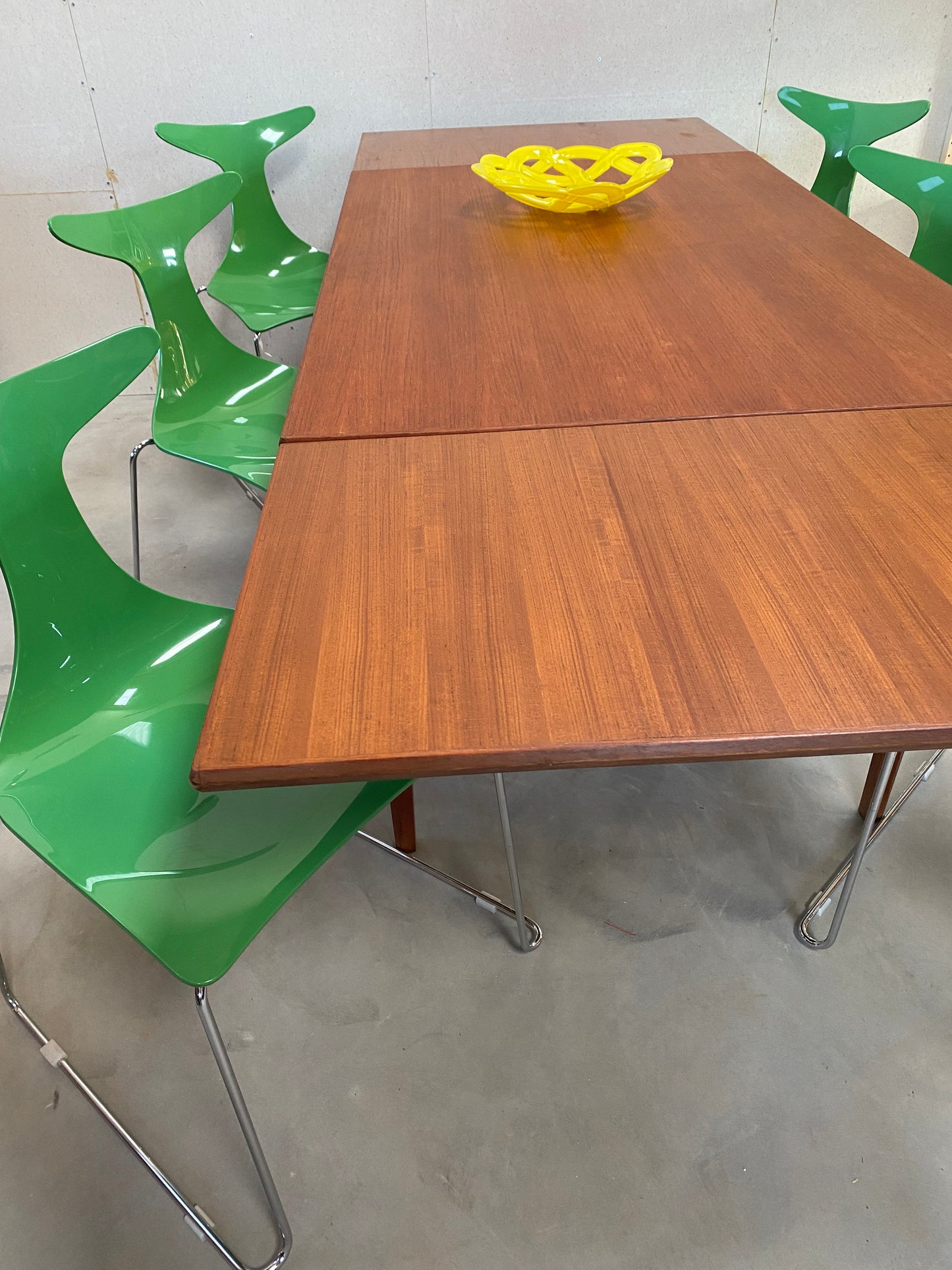 Teak table - extendable
