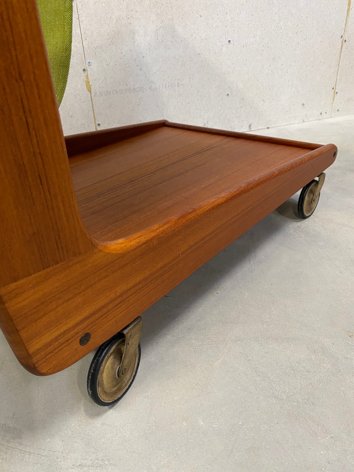 Beistelltisch - Teak - Zeitungswagen