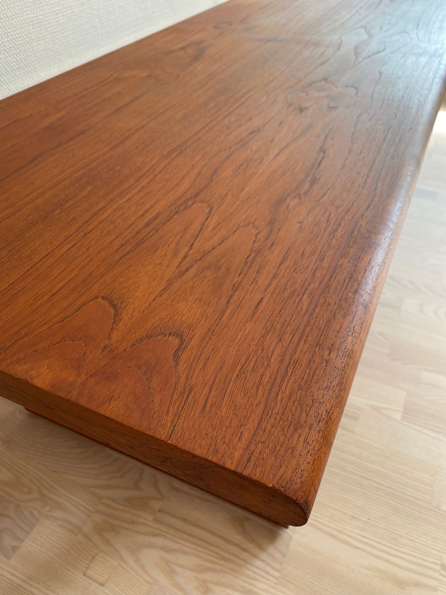 Teak coffee table - Illum Wikkelsø