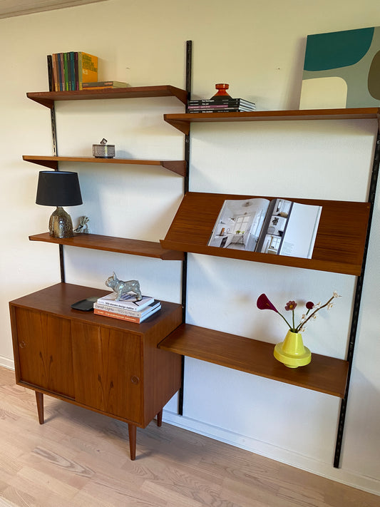 Teak wall system - Kai Kristiansen