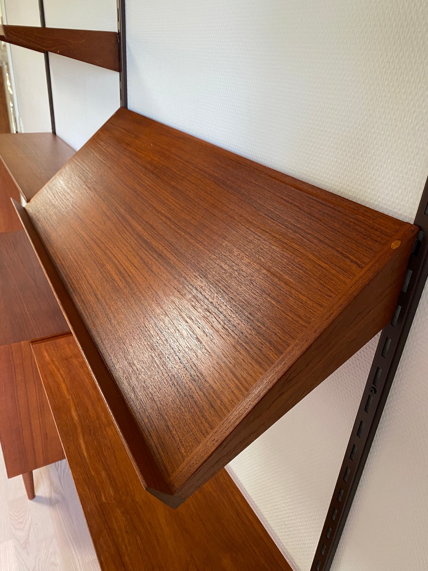 Teak wall system - Kai Kristiansen