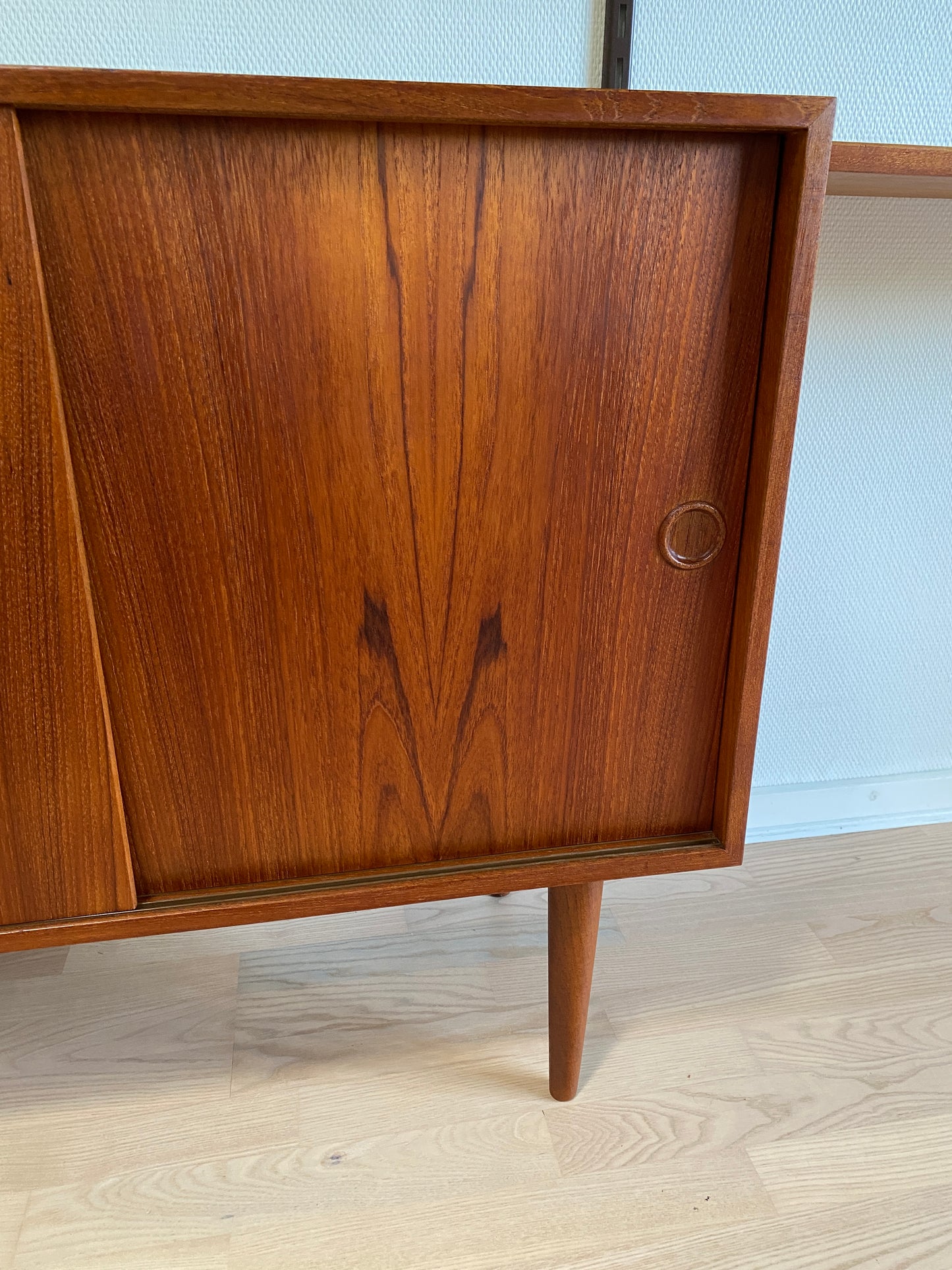 Teak wall system - Kai Kristiansen