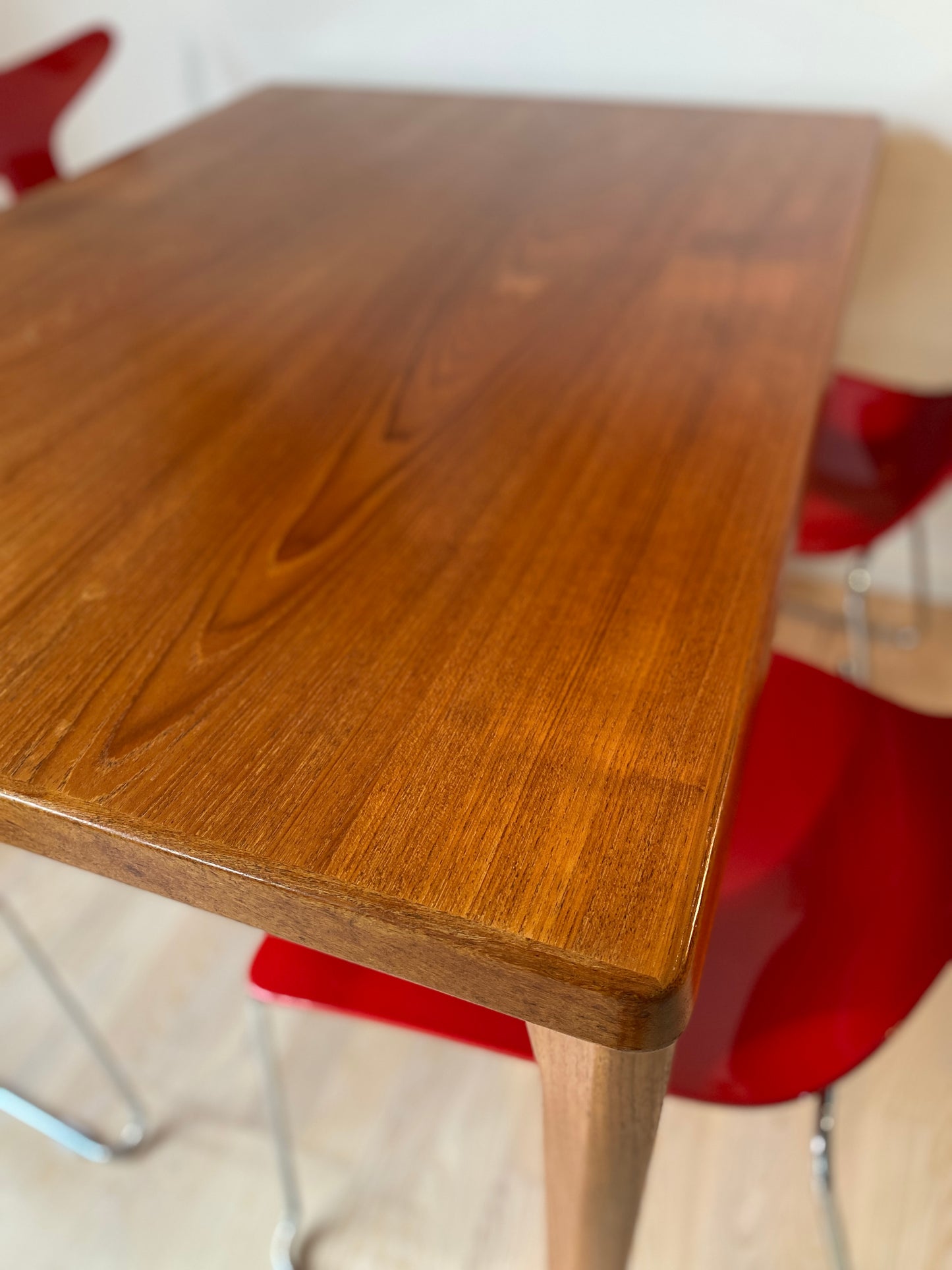 Esszimmertisch - Henning Kjærnulf