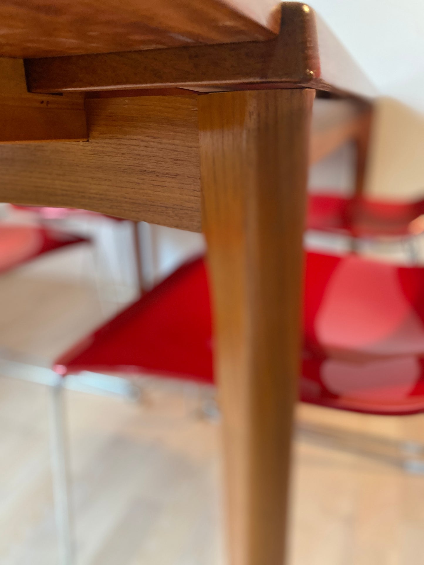 Esszimmertisch - Henning Kjærnulf