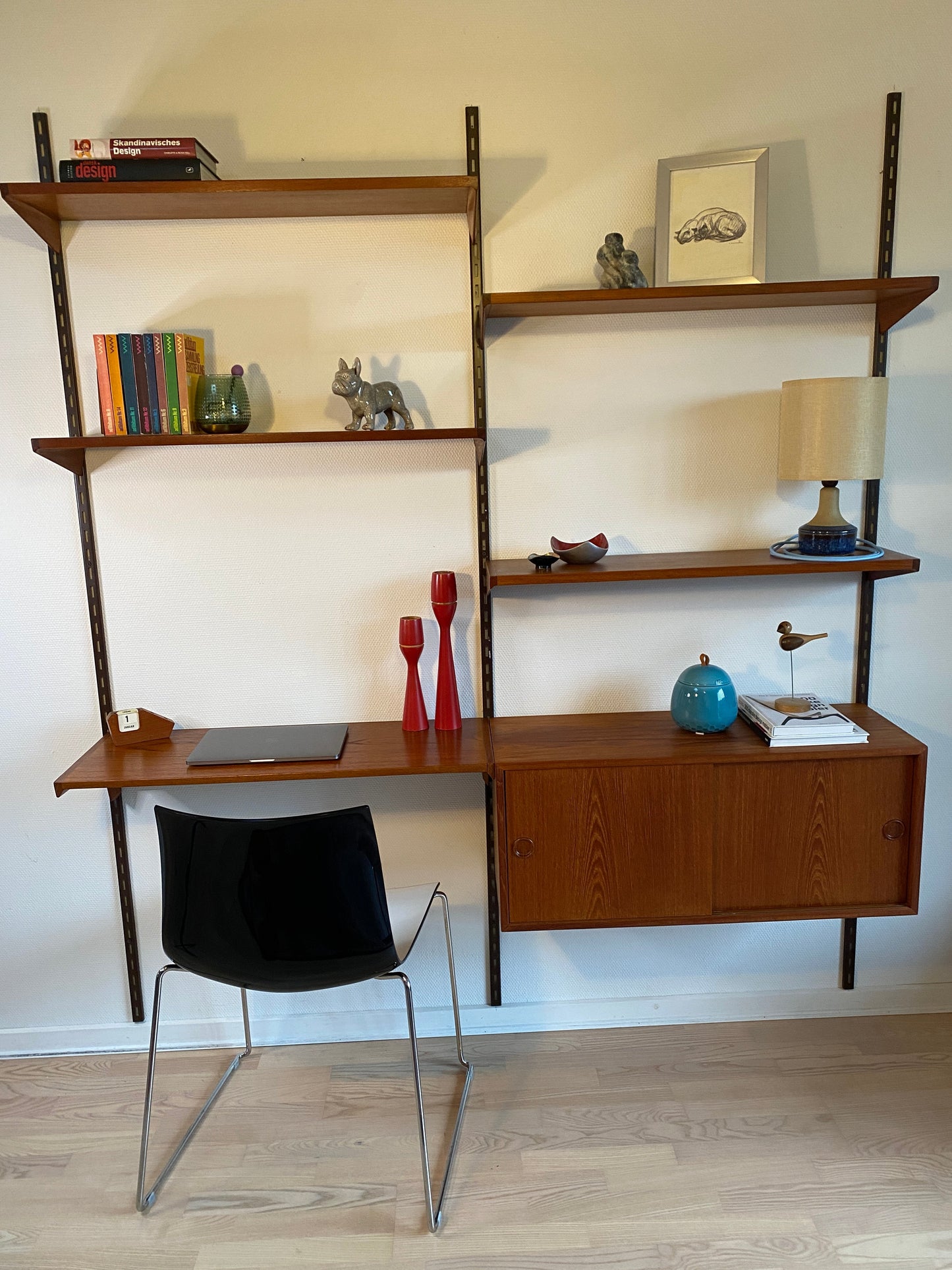 Modulært vægsystem teak - Kai Kristiansen