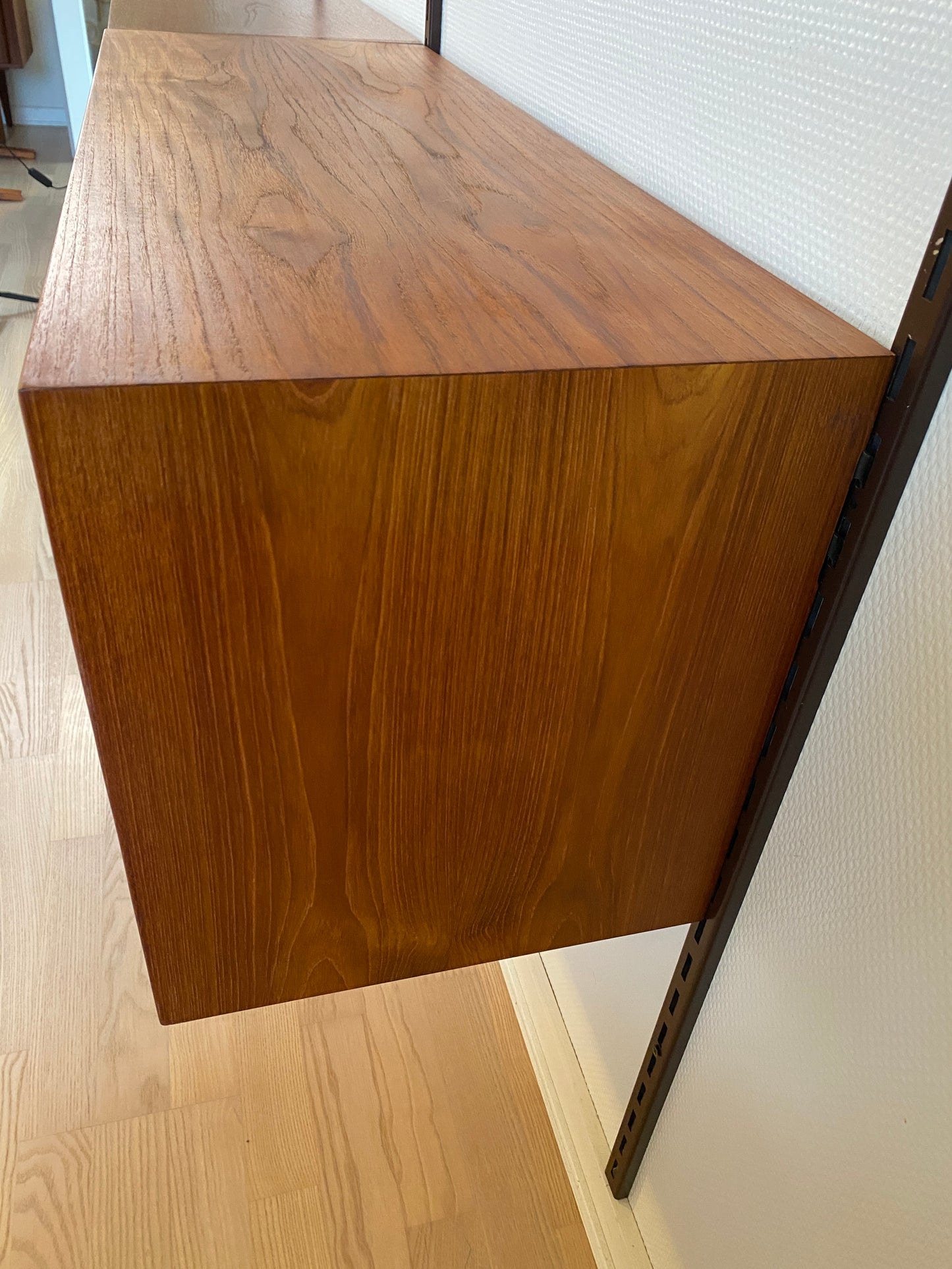 Modulært vægsystem teak - Kai Kristiansen