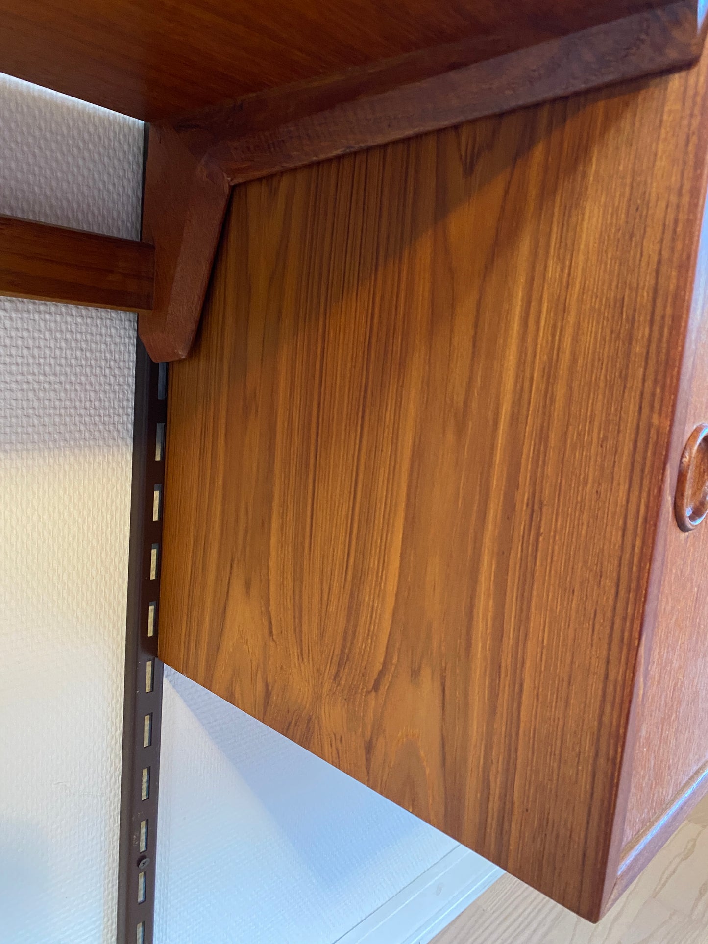 Modulært vægsystem teak - Kai Kristiansen