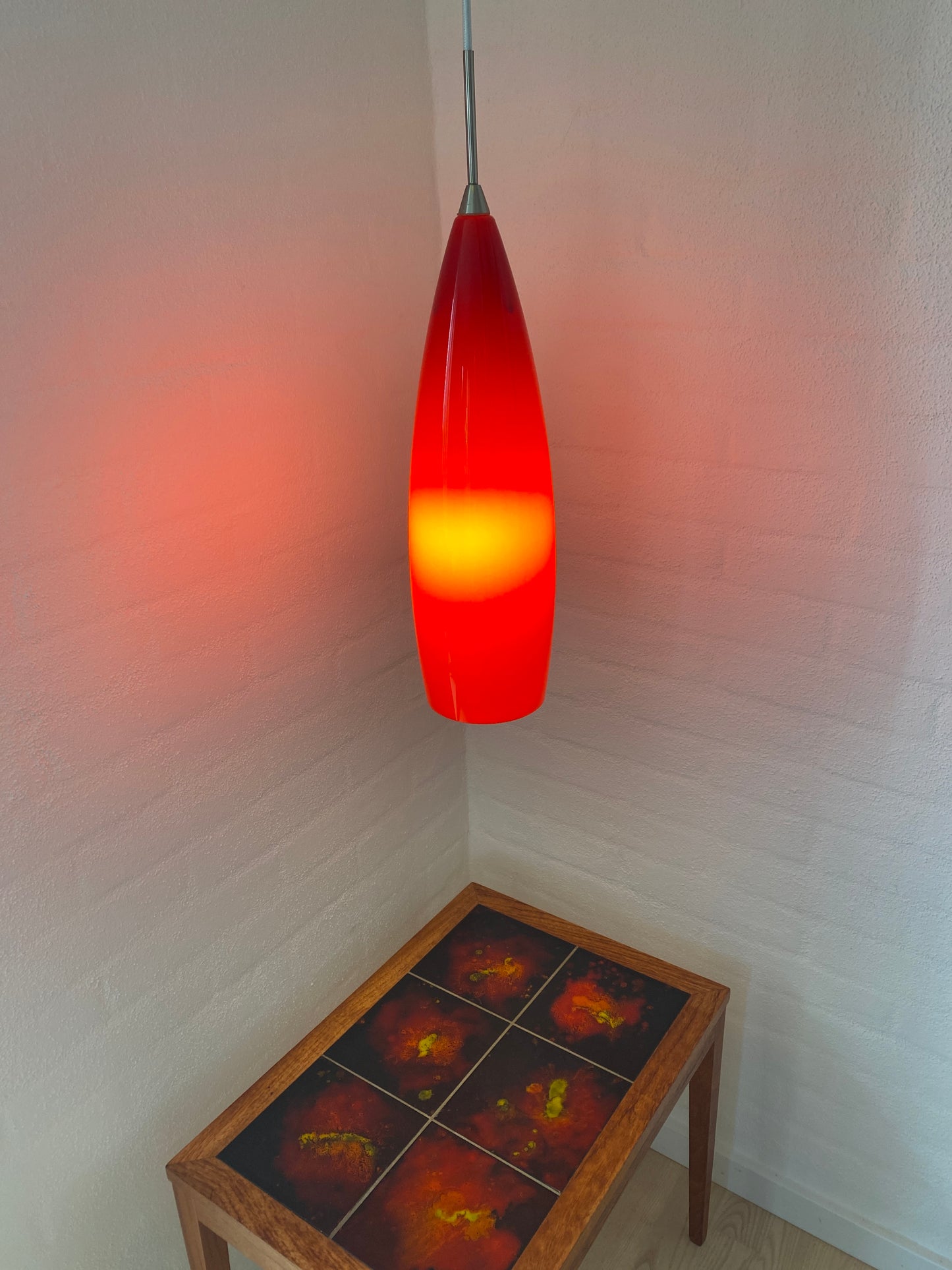 Hängelampe rot, Mundgeblasenens Einzelstück