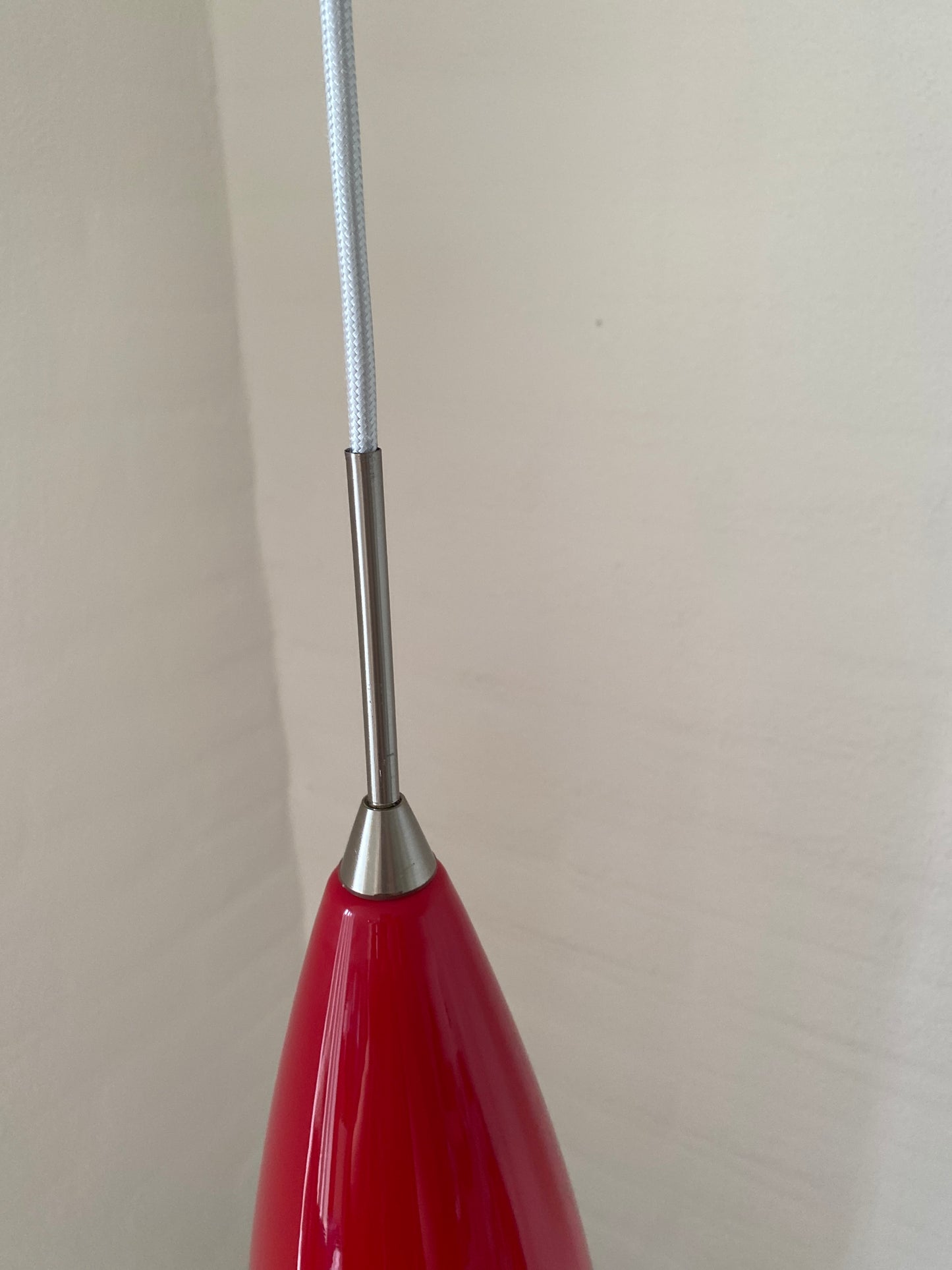 Hängelampe rot, Mundgeblasenens Einzelstück